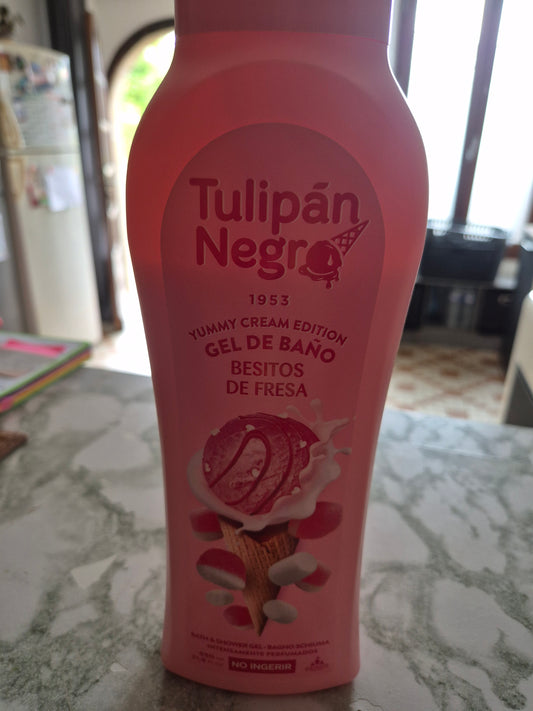 Gel douche 650ml . Parfum Bisous  de 🍓 ( Besitos de Fresa )