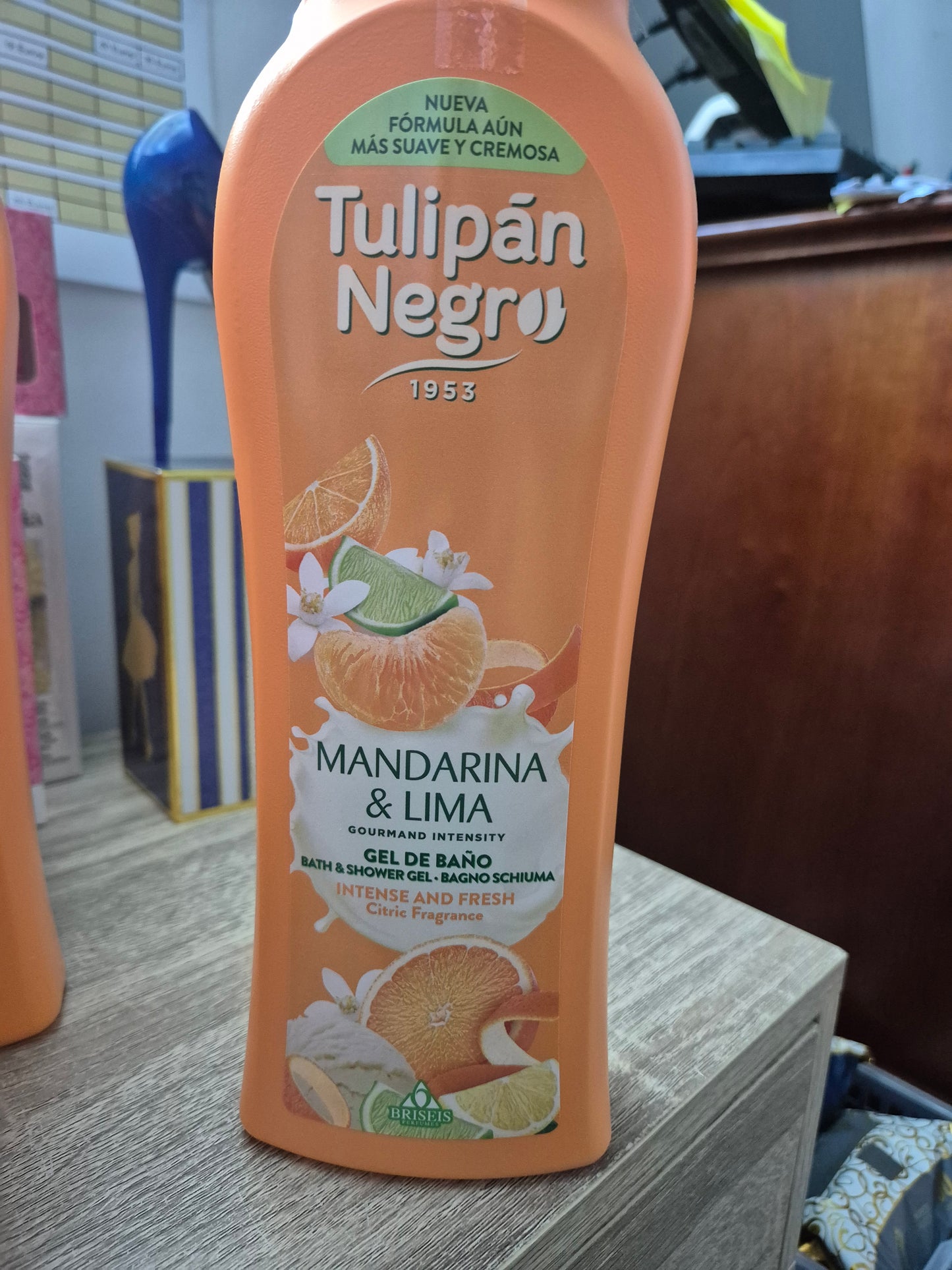 Gel douche 650ml . Parfum MANDARINA LIMA (mandarine , citron)